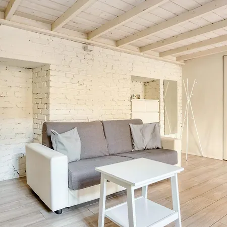 Modern Loft Near Bosco Verticale Apartamento *